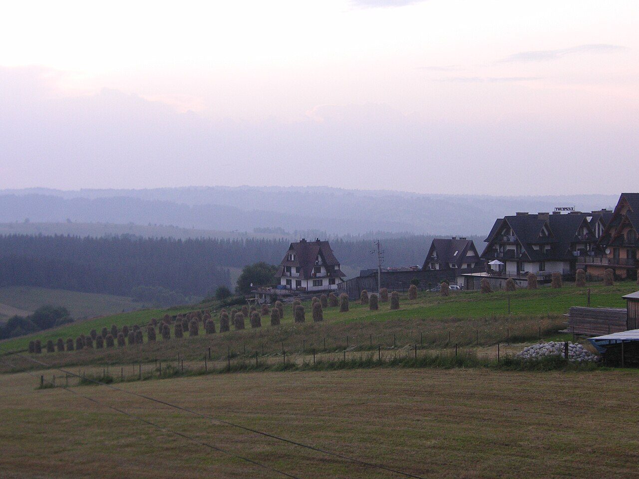 Zachód słońca w Murzasichlu z panoramą Tatr
